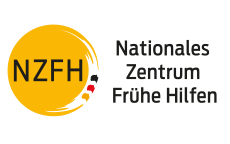 Logo des NZFHS. Gelber Kreis mit den Buchstaben NZFH und drei Punkten (gelb, rot und blau) am Außenkreis. Rechts daneben dem Schriftzug Nationales Zentrum Frühe Hilfen