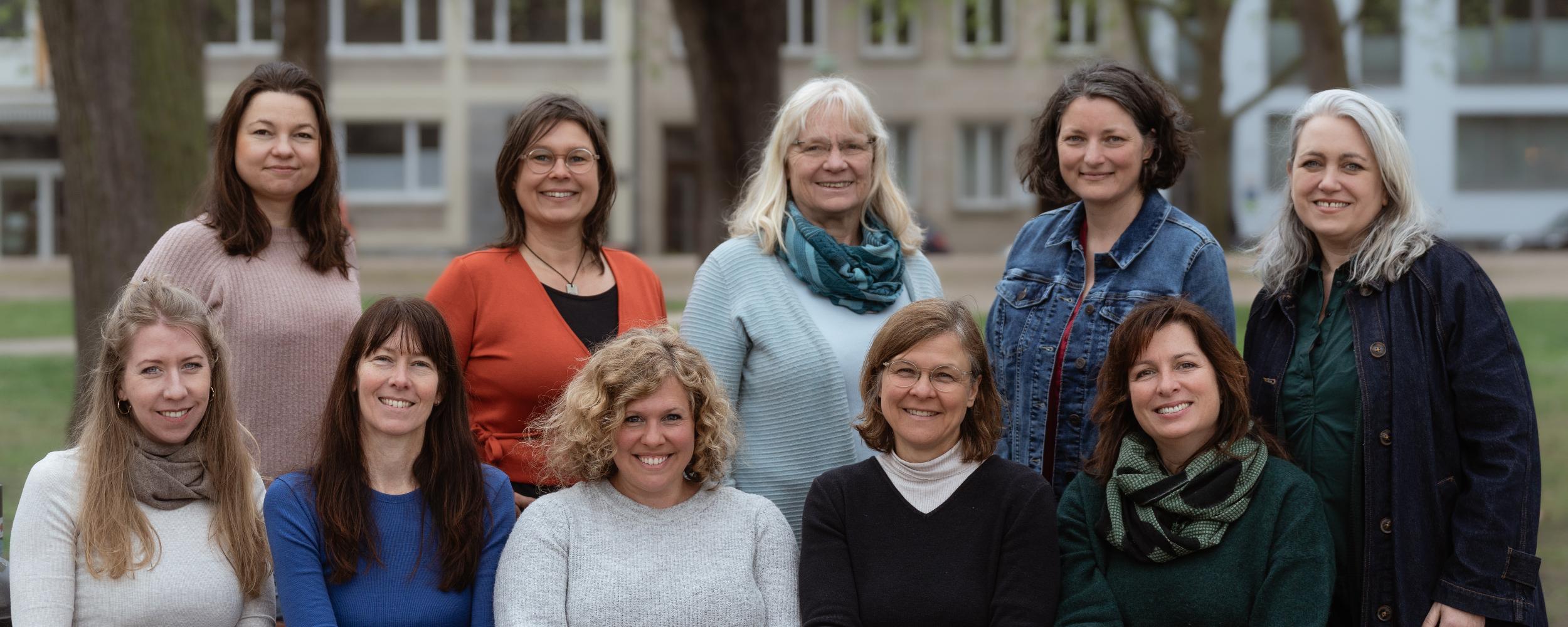 Teamfoto Frühe Hilfen sitzend